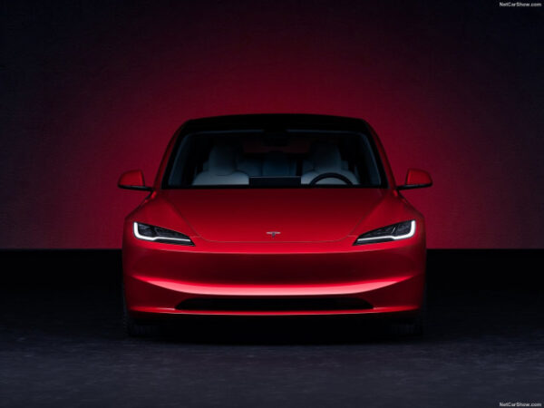 Tesla Model 3 - Image 3