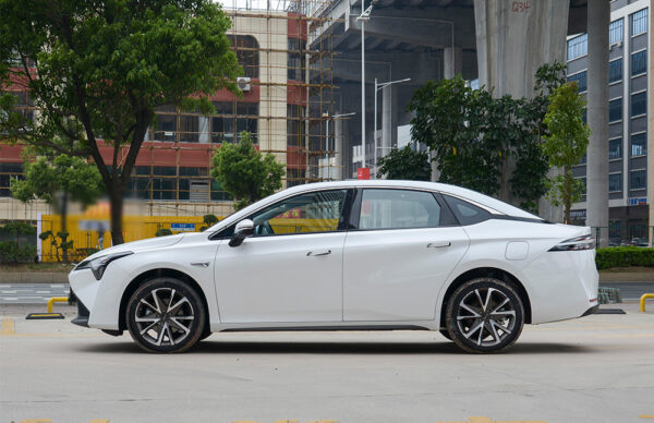 2023 AION S plus