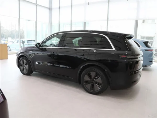 2023 Lxiang L8